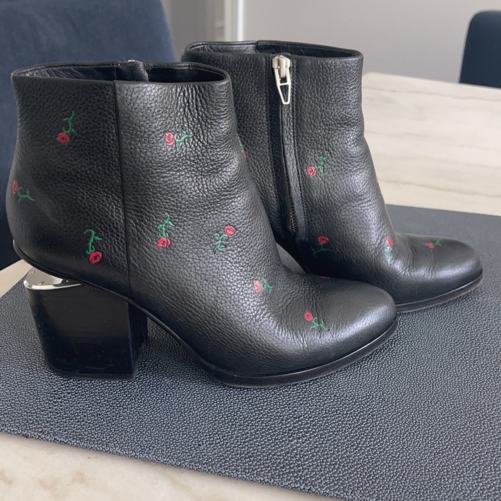 Alexander Wang Gabi black boots w Red Roses sz 38